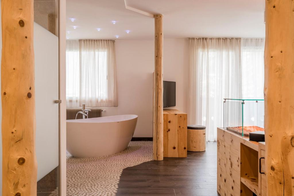 265860555